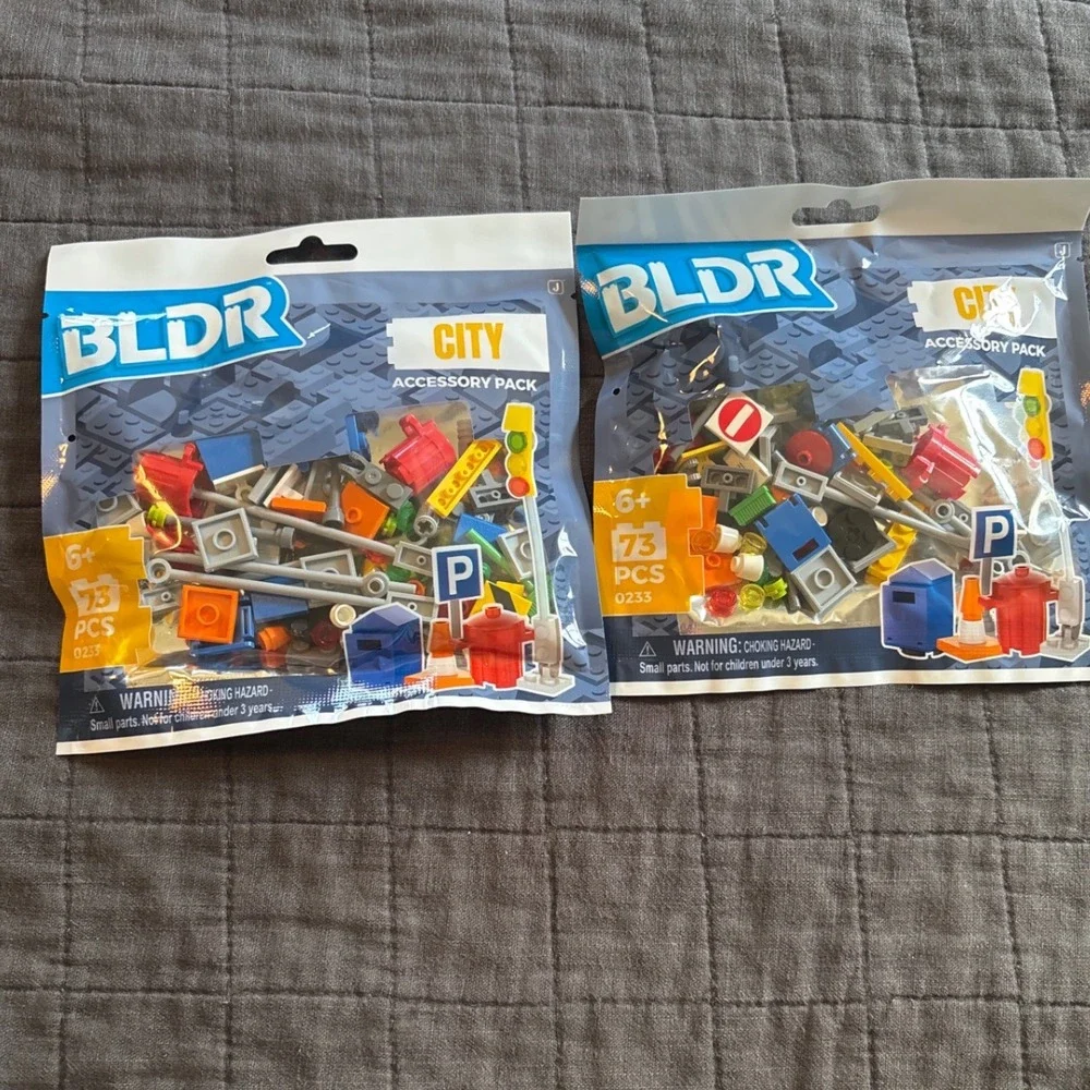 BLDR City Accessory Pack 0233 Building Blocks 73 Pcs Street Signs Lamp Lot of 2
